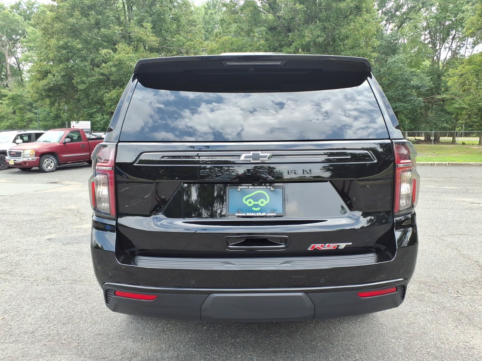 Certified 2024 Chevrolet Suburban RST w/ Luxury Package AWD/4WD image 5