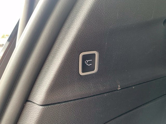Used 2025 Chrysler Pacifica Select FWD image 6