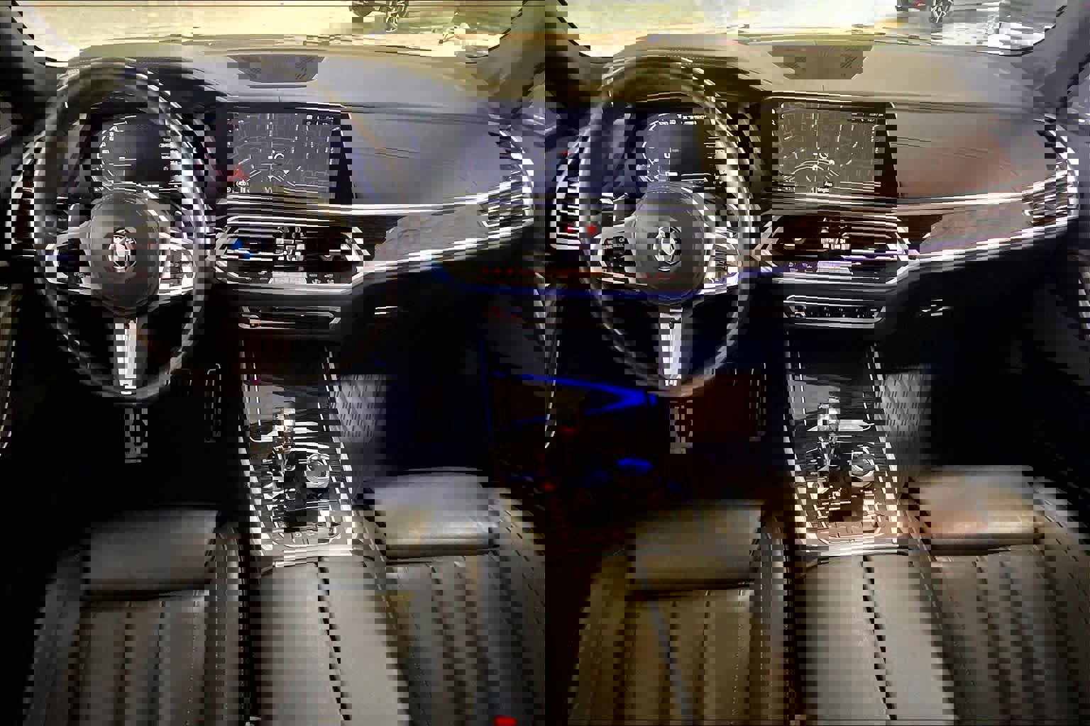 Used 2021 BMW X7 M50i w/ Executive Package image 14