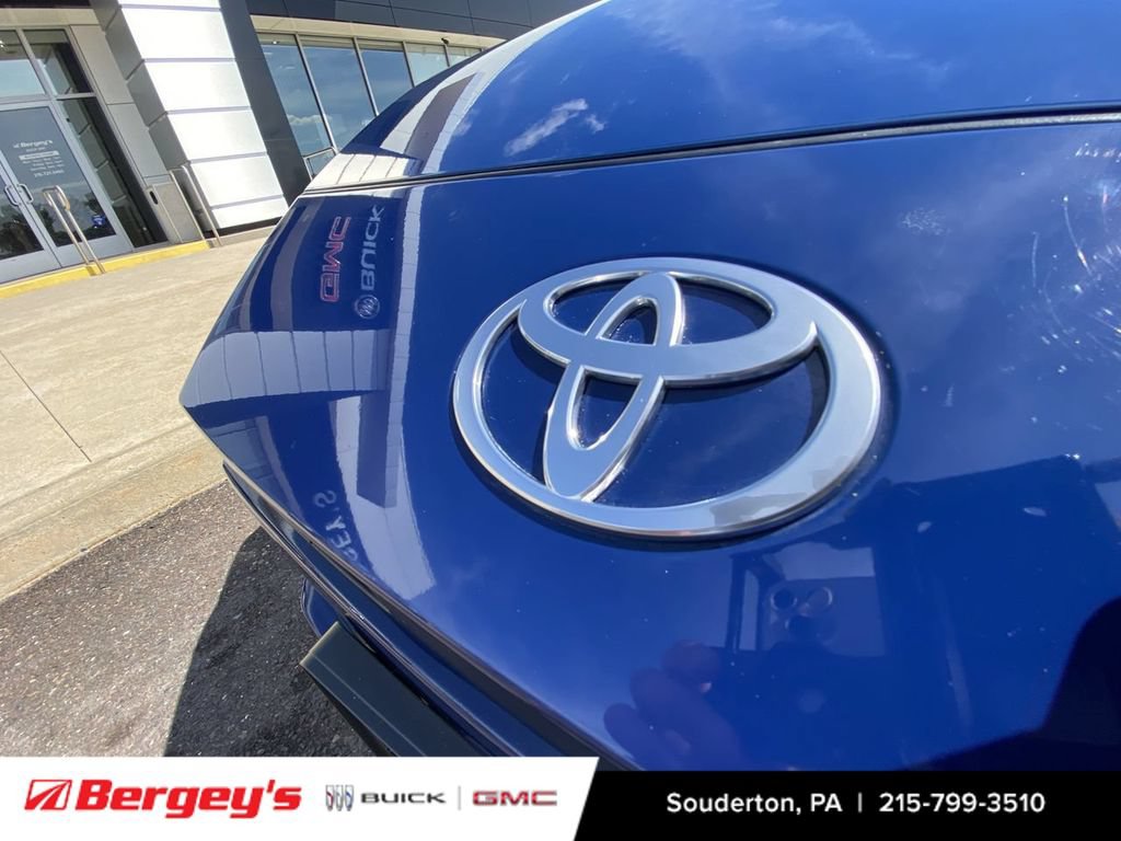 Used 2025 Toyota Camry SE w/ Convenience Package FWD image 35