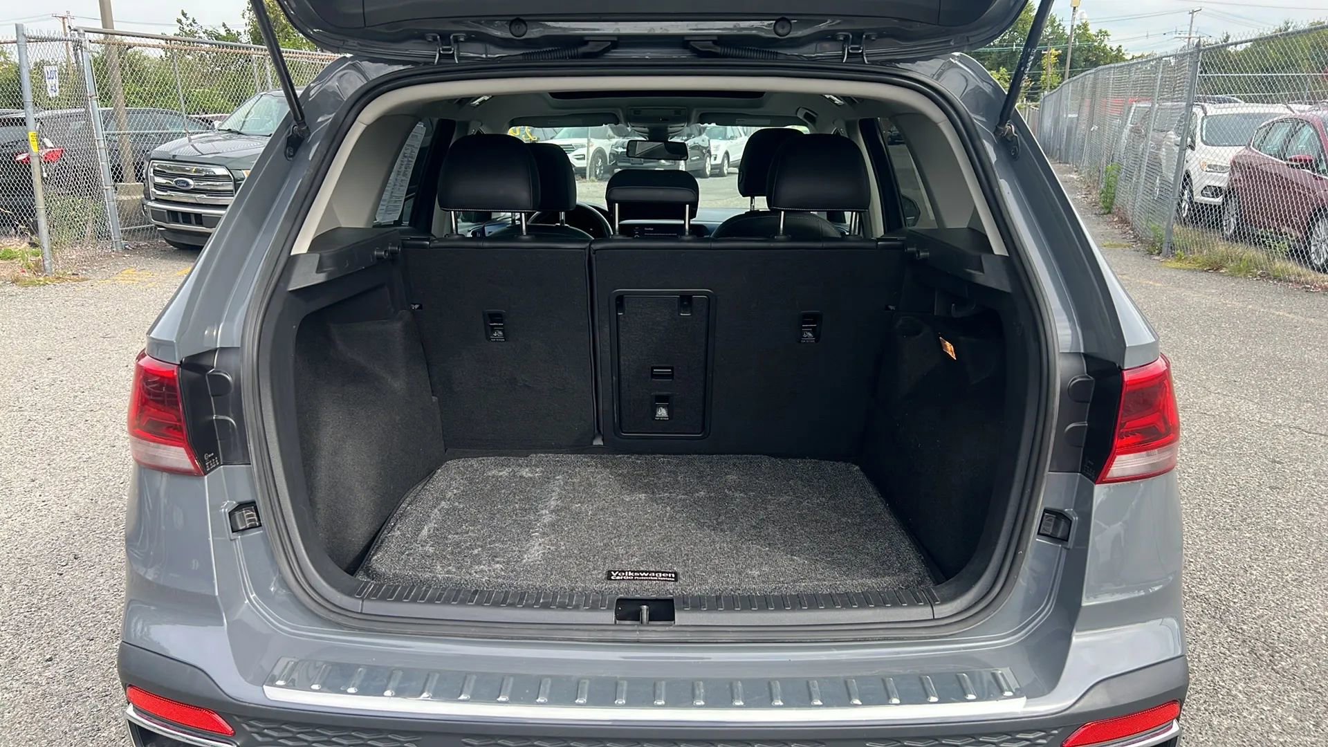 Used 2022 Volkswagen Taos SE image 10