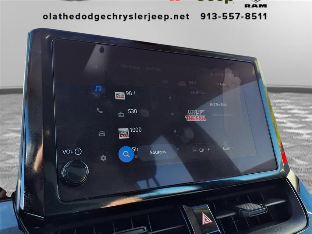 Used 2025 Toyota Corolla XLE image 5