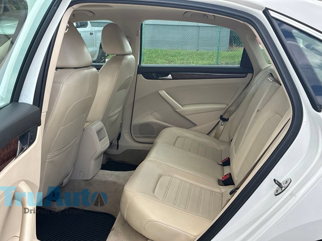 Used 2012 Volkswagen Passat 2.5 SEL FWD image 39