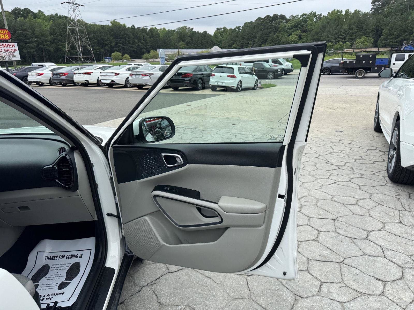 Used 2022 Kia Soul S FWD image 16