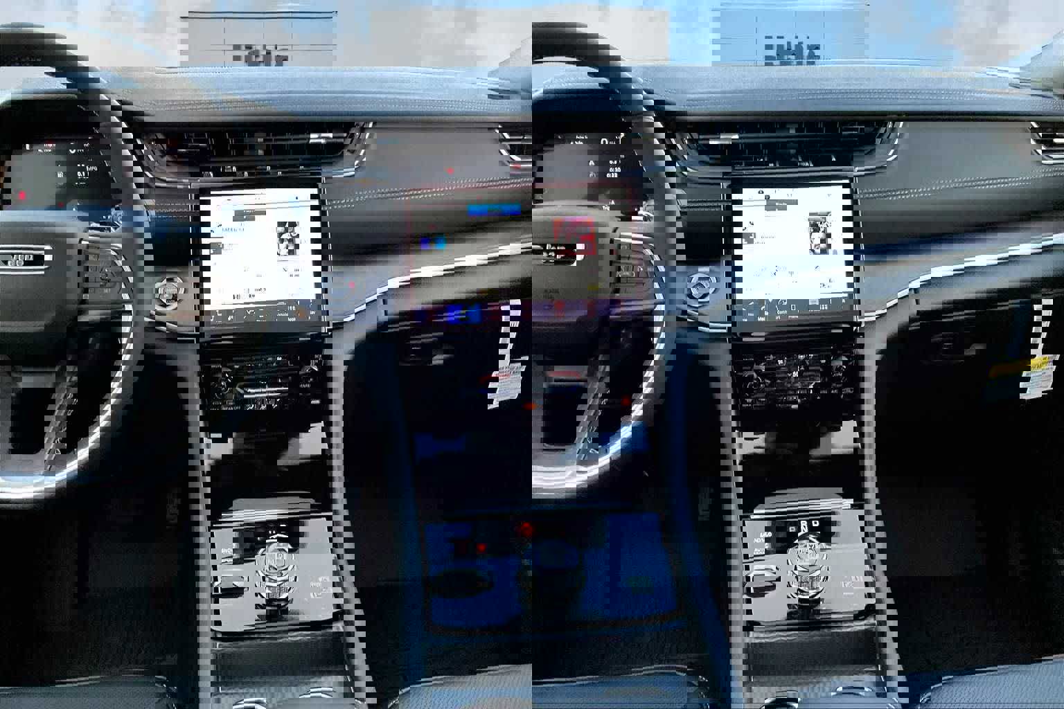 New 2025 Jeep Grand Cherokee Limited w/ Luxury Tech Group II image 17