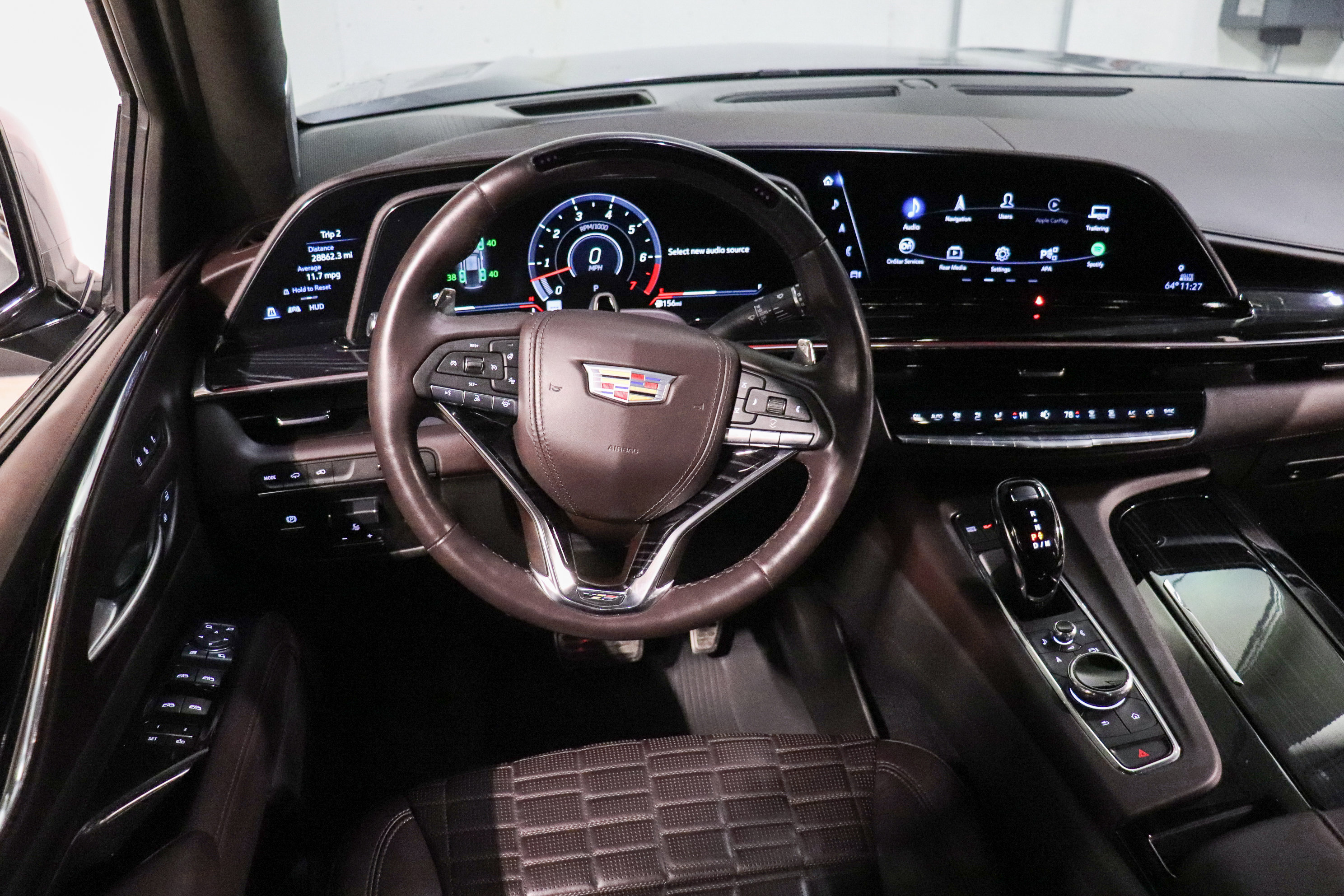 Used 2024 Cadillac Escalade ESV V w/ LPO, ONYX Package image 27