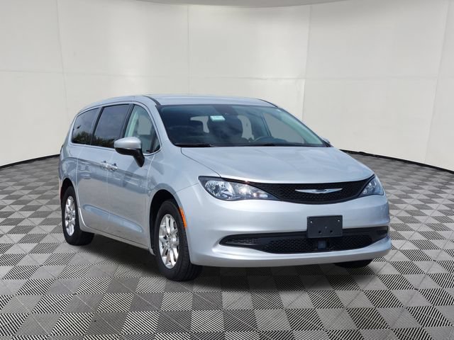 Used 2023 Chrysler Voyager LX FWD video 2