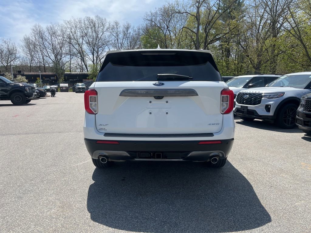 Used 2023 Ford Explorer XLT w/ Equipment Group 202A AWD/4WD image 4