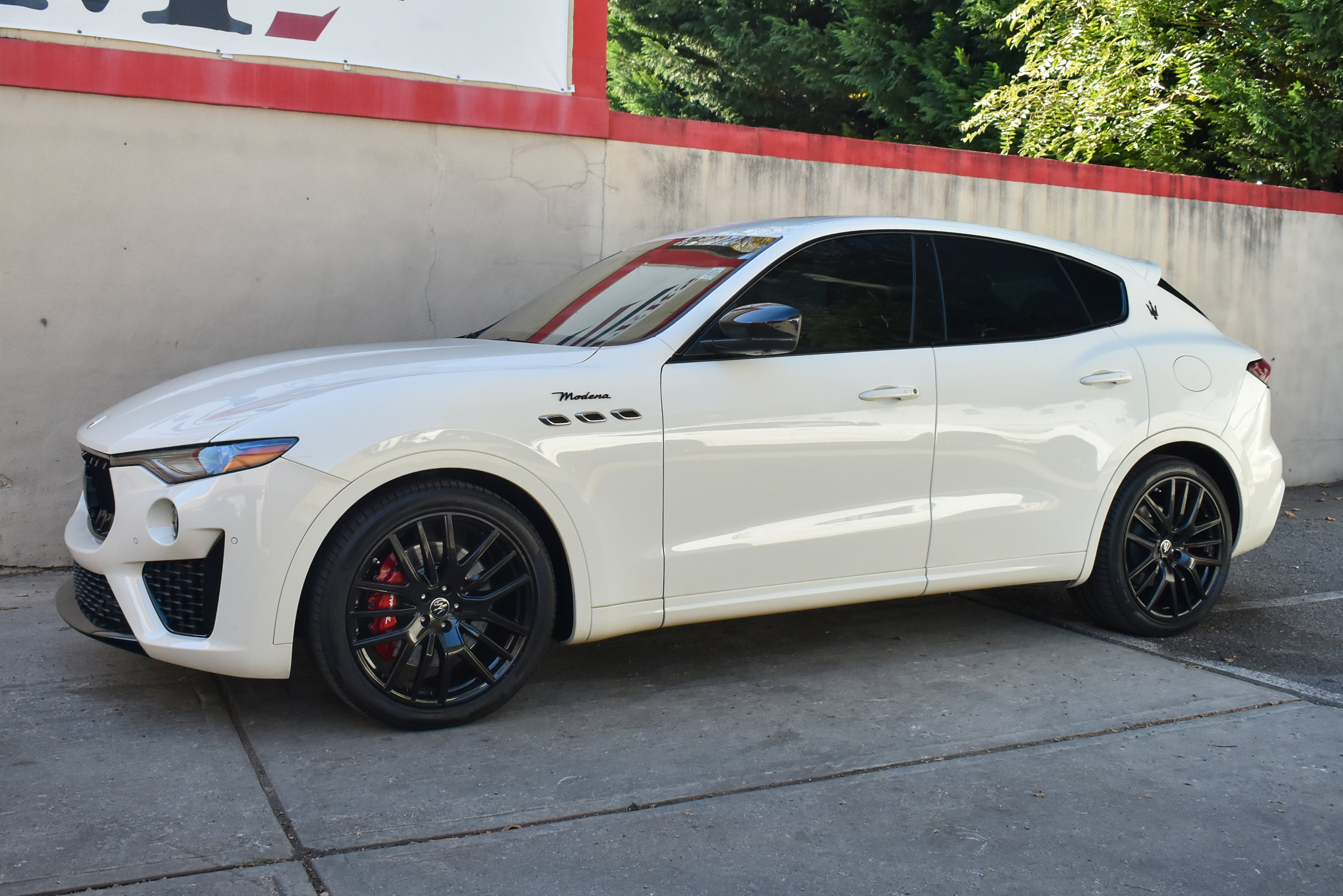 Used 2023 Maserati Levante Modena AWD/4WD image 4