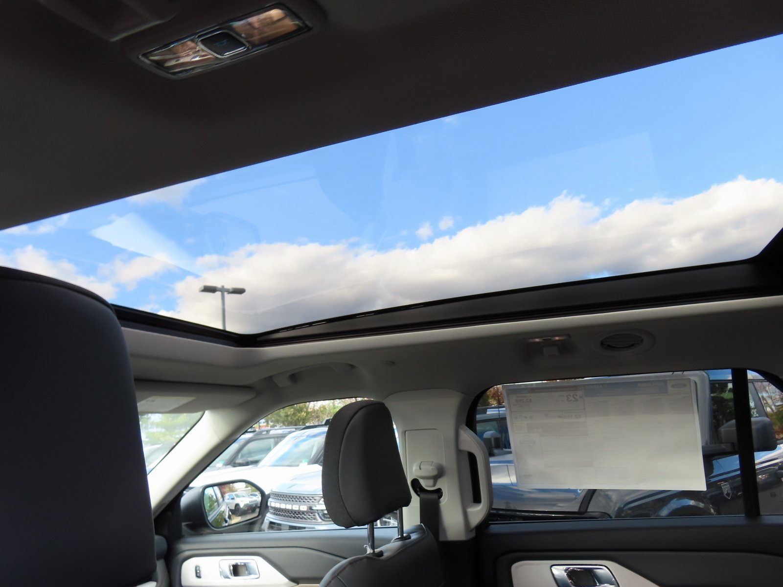 New 2026 Ford Explorer Active w/ Active Comfort Package image 15