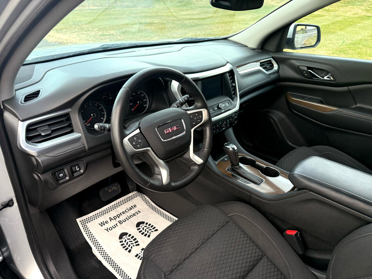 Used 2018 GMC Acadia SLE image 17