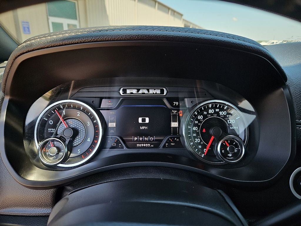 Used 2019 RAM 2500 Laramie w/ Black Appearance Package AWD/4WD image 29