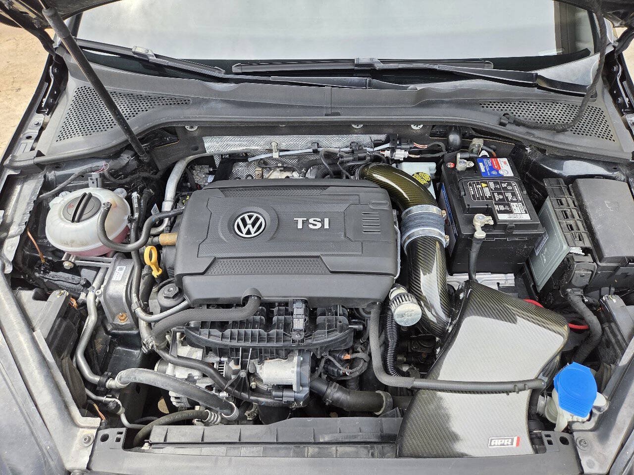 Used 2017 Volkswagen GTI SE FWD image 24
