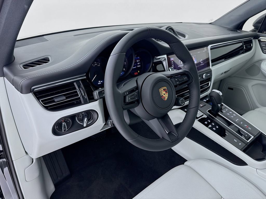 New 2026 Porsche Macan Turbo image 4
