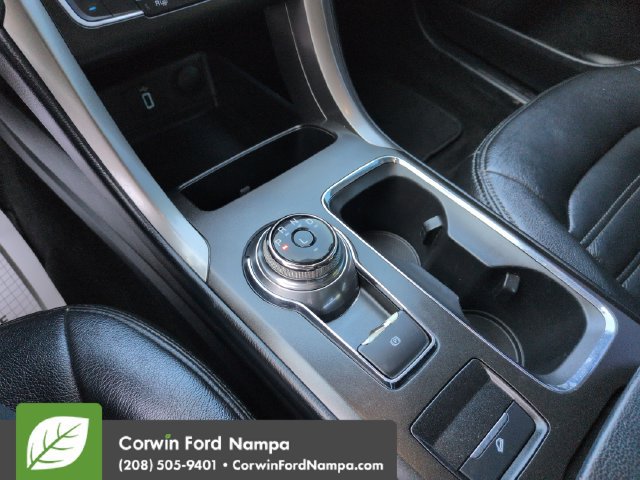 Used 2018 Ford Fusion SE w/ Fusion SE Technology Package FWD image 17
