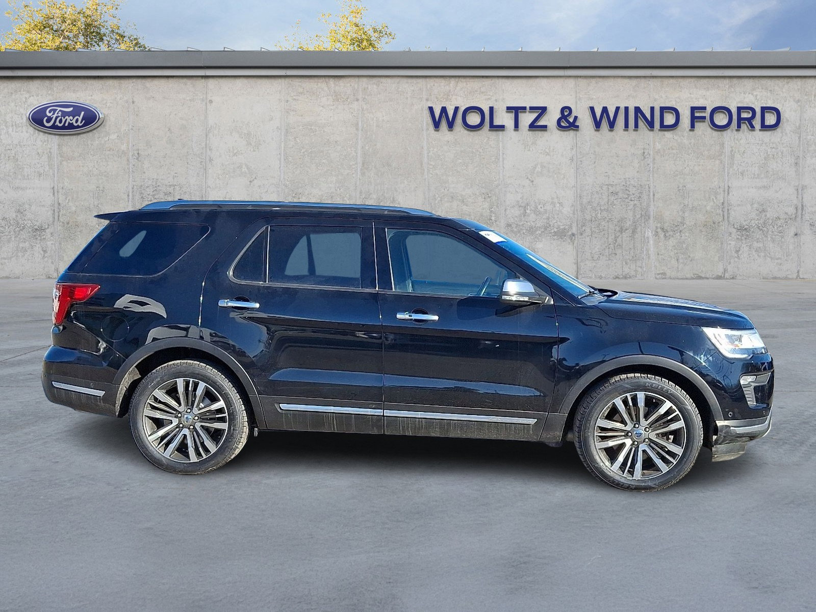 Certified 2018 Ford Explorer Platinum image 7