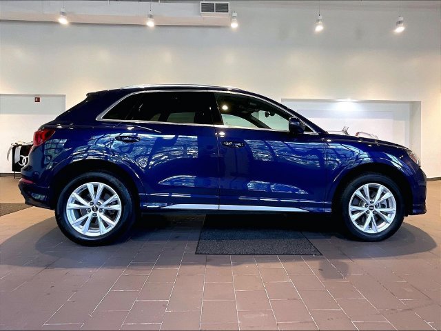 Used 2024 Audi Q3 2.0T Premium w/ Convenience Package AWD/4WD image 9