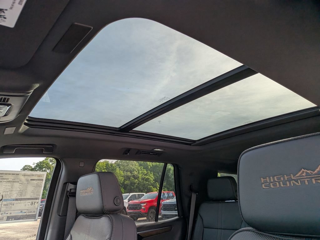 New 2026 Chevrolet Tahoe High Country AWD/4WD image 17