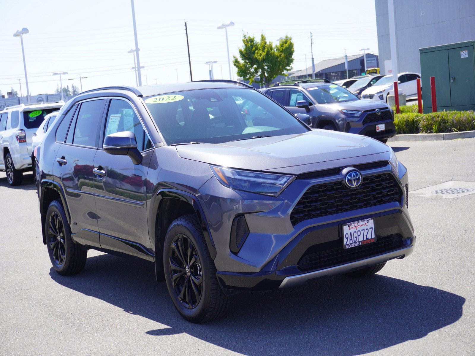 Used 2022 Toyota RAV4 SE w/ Convenience Package AWD/4WD video 1