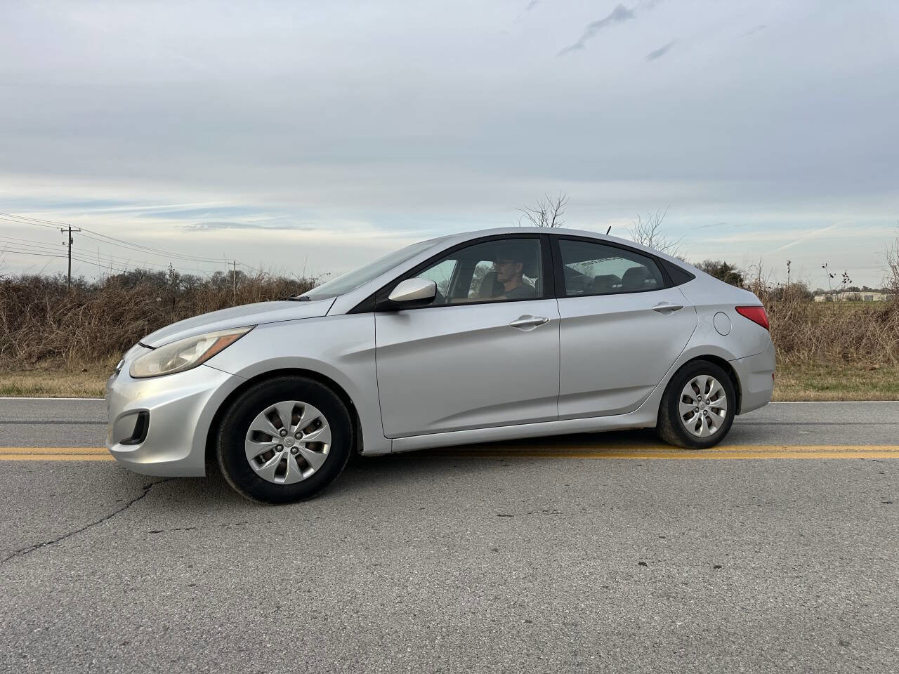 Used 2017 Hyundai Accent SE image 2