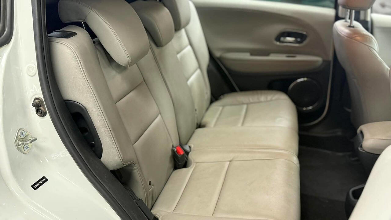 Used 2017 Honda HR-V EX-L image 9