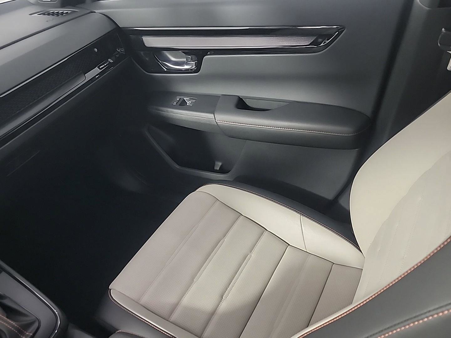 Certified 2025 Honda CR-V Sport Touring image 23