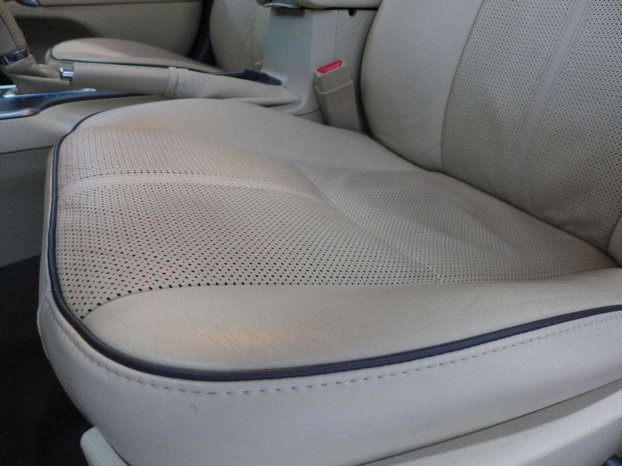 Used 2011 Lincoln MKZ FWD image 40