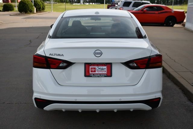Used 2025 Nissan Altima 2.5 SV image 4