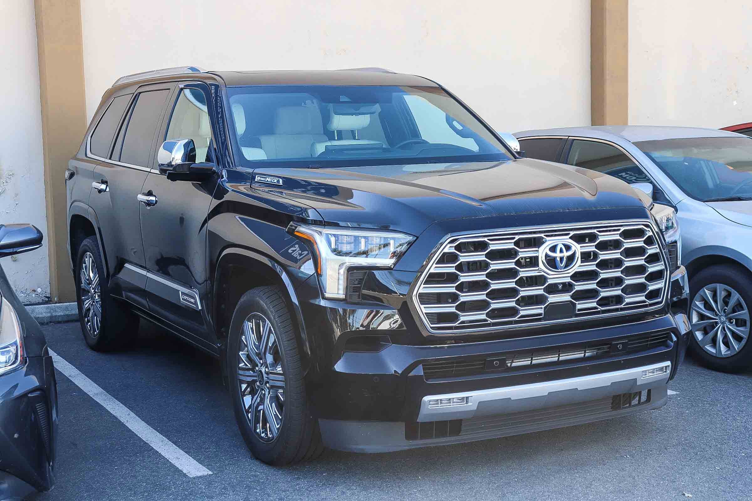 Used 2024 Toyota Sequoia Capstone image 3