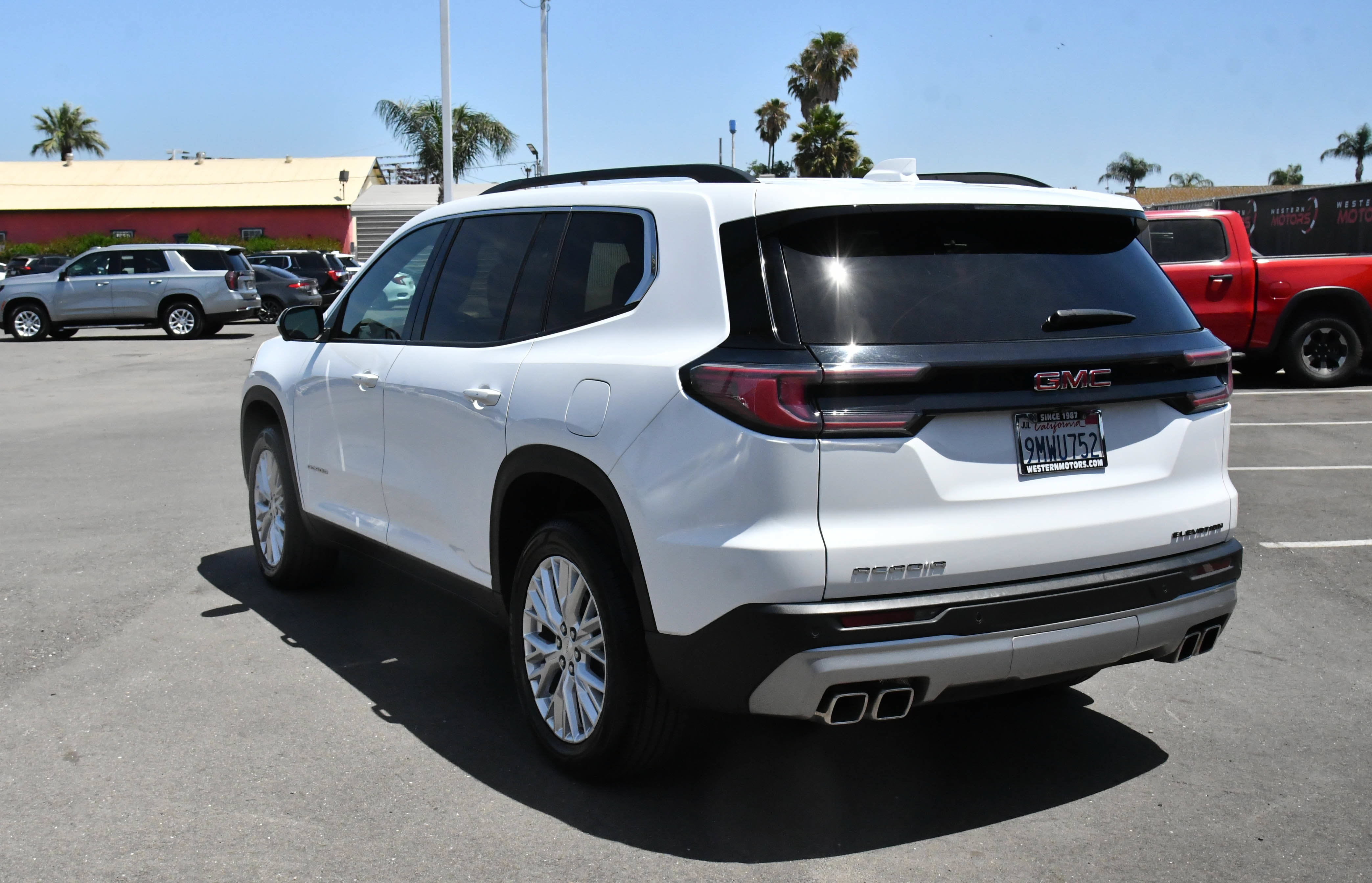 Used 2024 GMC Acadia Elevation FWD image 6