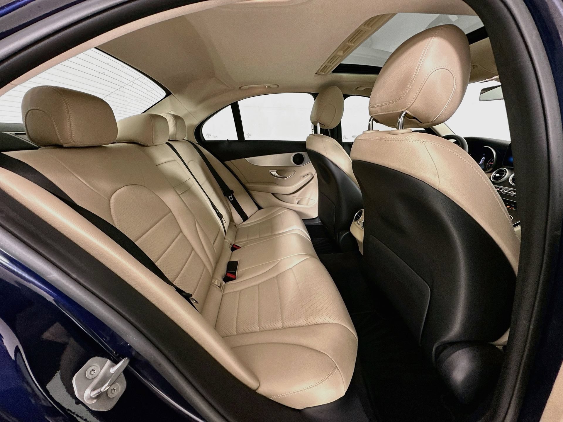Used 2019 Mercedes-Benz C 300 Sedan image 28