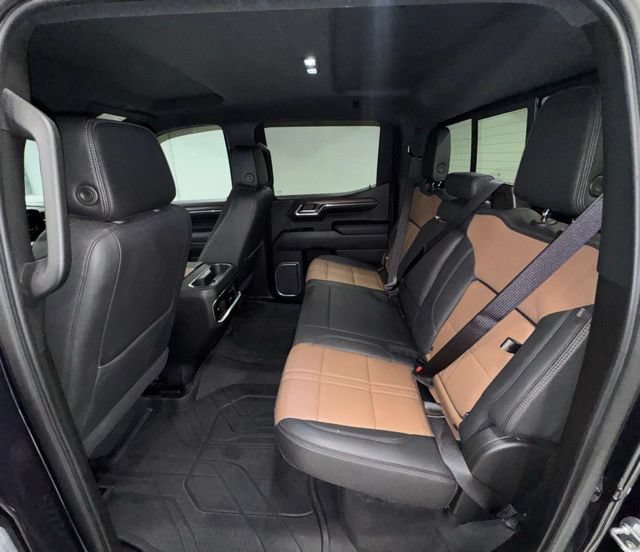 Used 2023 Chevrolet Silverado 1500 High Country w/ Technology Package AWD/4WD image 11