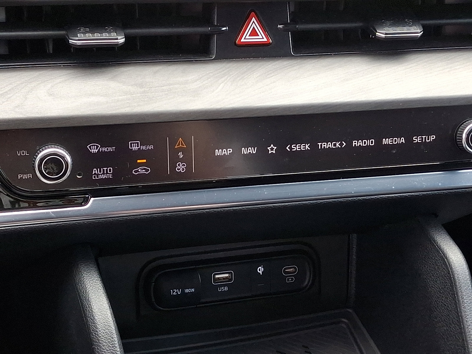 Used 2024 Kia Sportage X-Line w/ X-Line Premium Package image 16