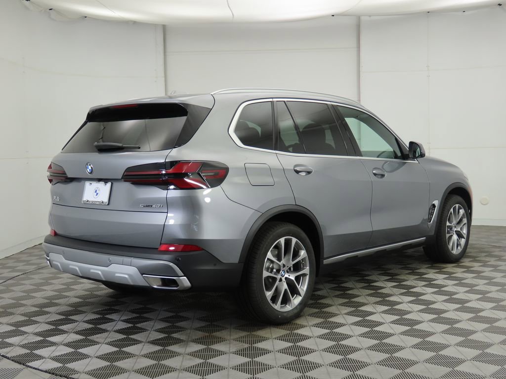 Certified 2026 BMW X5 sDrive40i w/ Parking Assistance Package RWD image 6