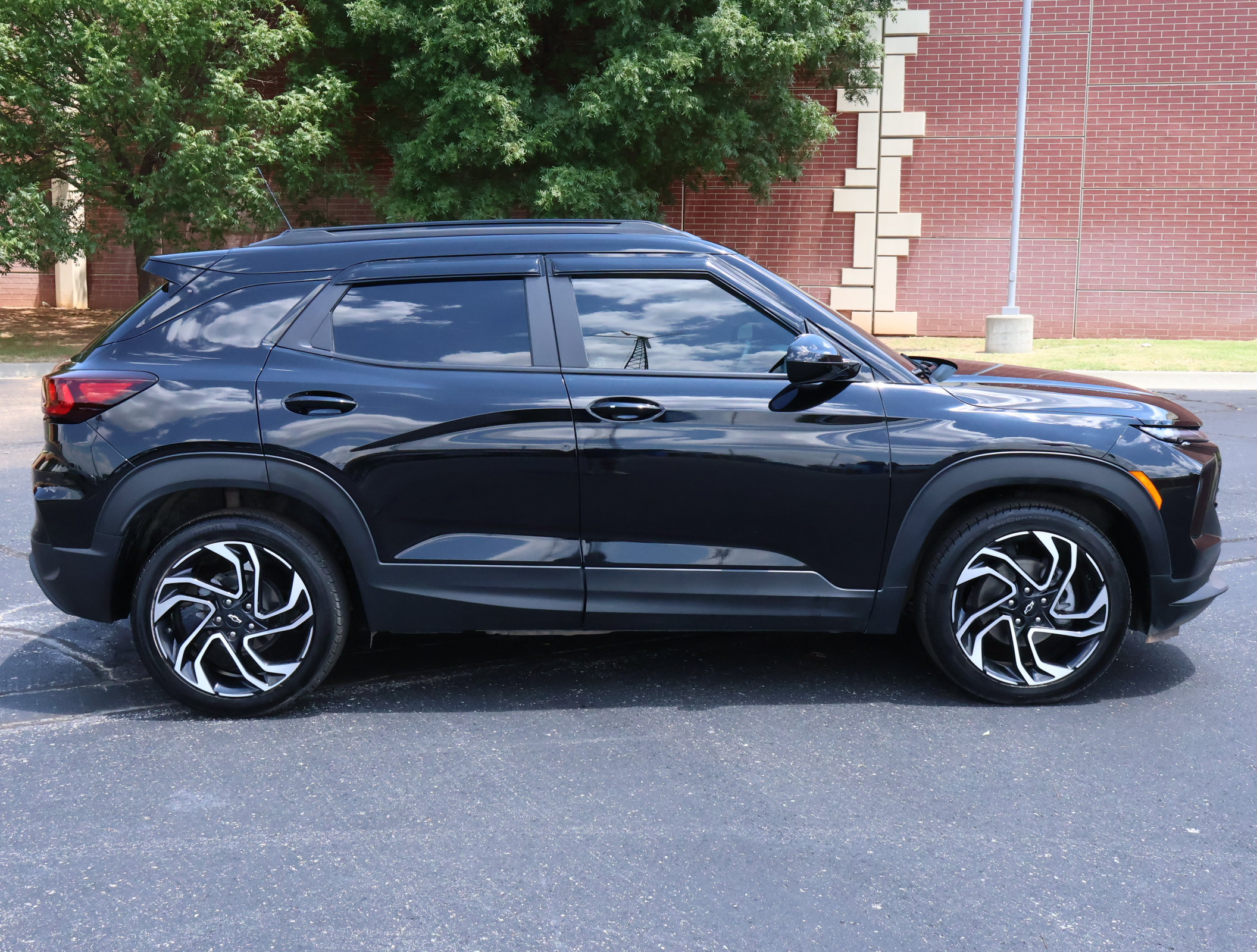 Used 2025 Chevrolet TrailBlazer RS w/ Convenience Package FWD image 33