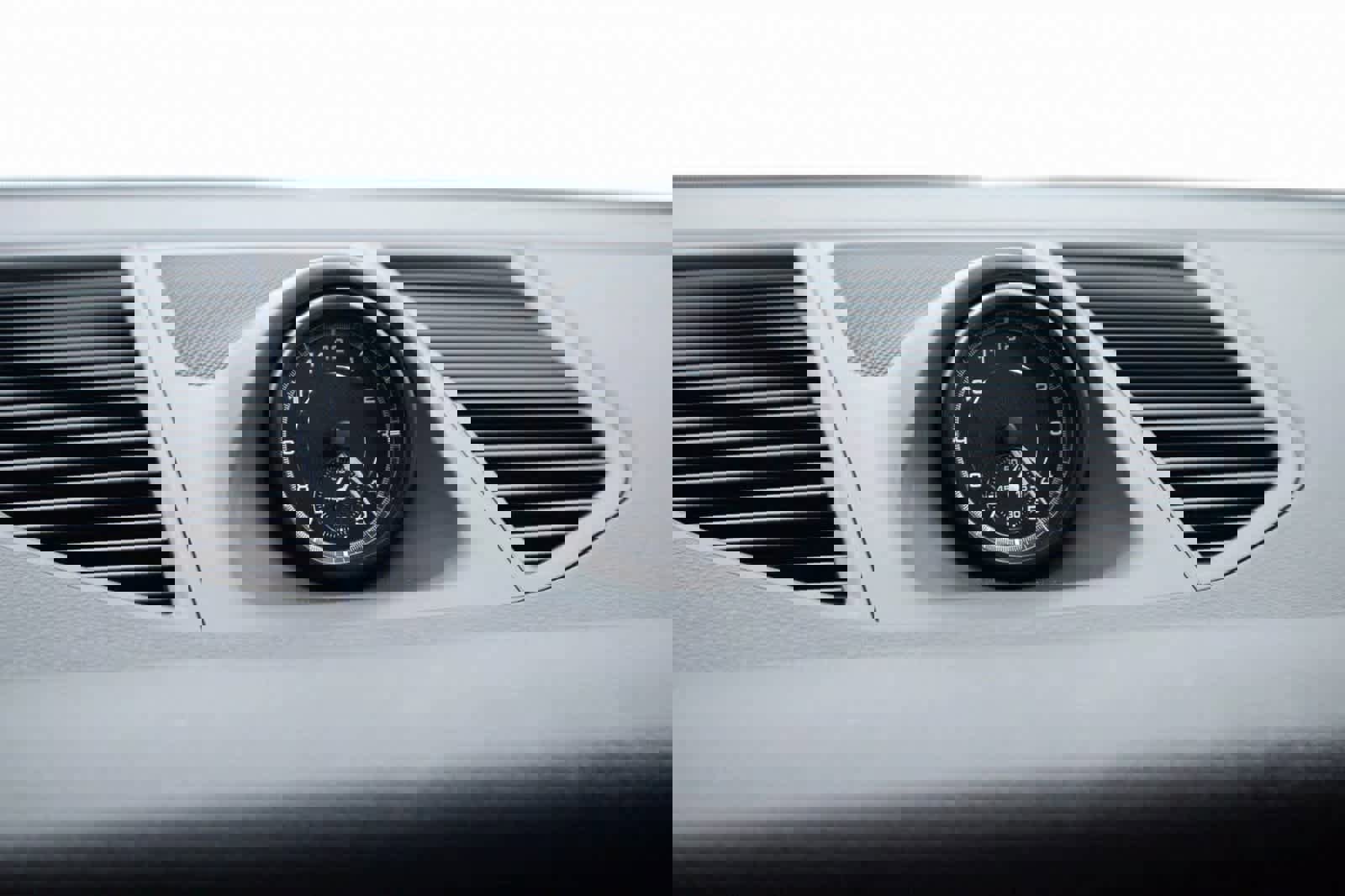 Certified 2025 Porsche Macan image 24