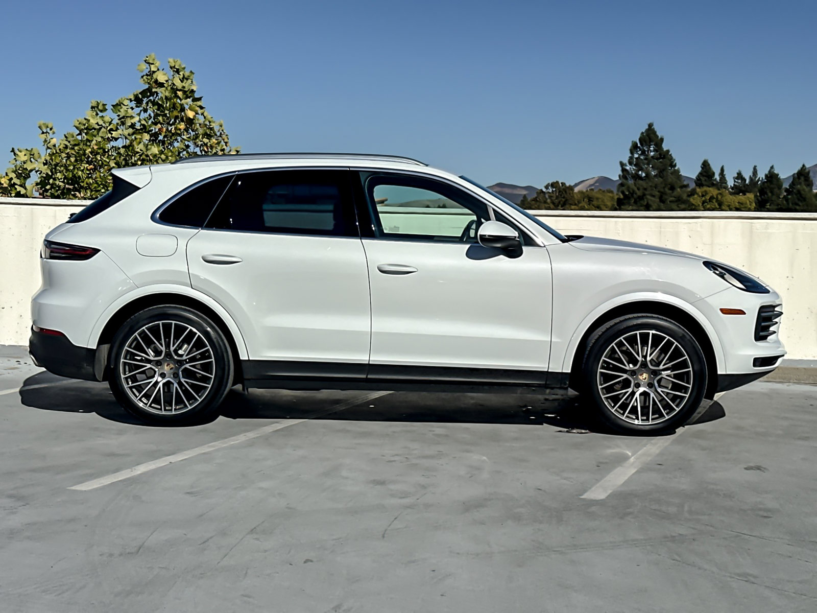 Certified 2023 Porsche Cayenne AWD/4WD image 10