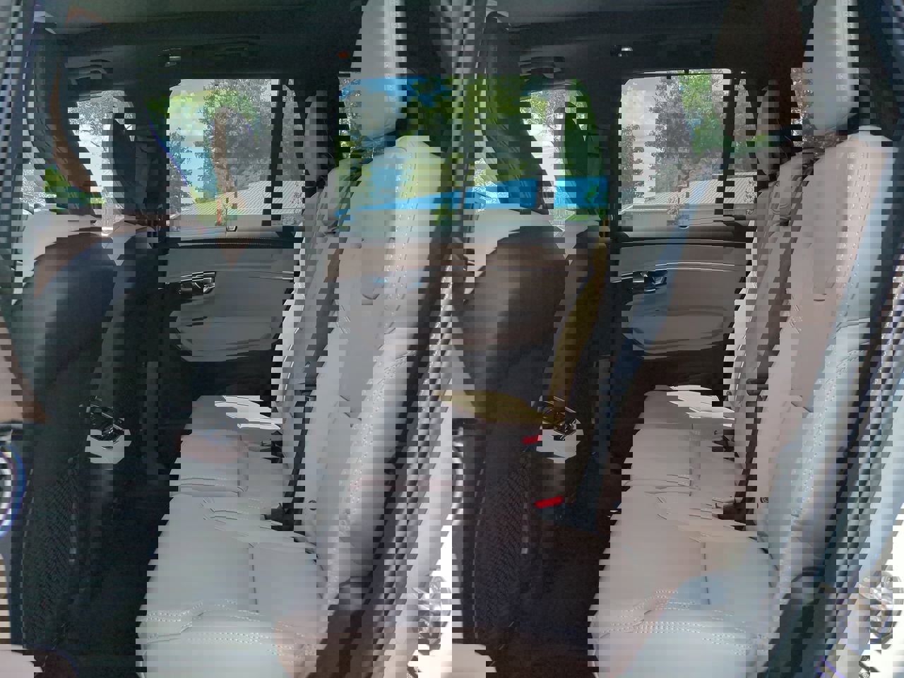 New 2026 Volvo XC90 B6 Ultra w/ Lounge Package image 12