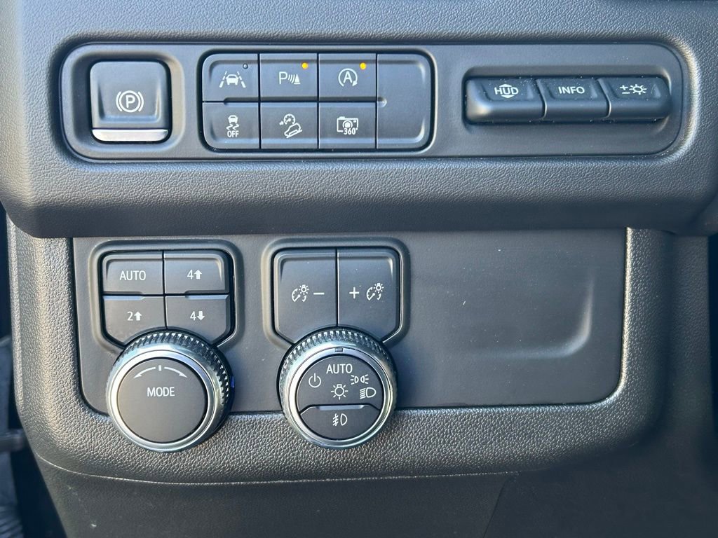 Used 2024 GMC Yukon AT4 w/ AT4 Premium Package image 31