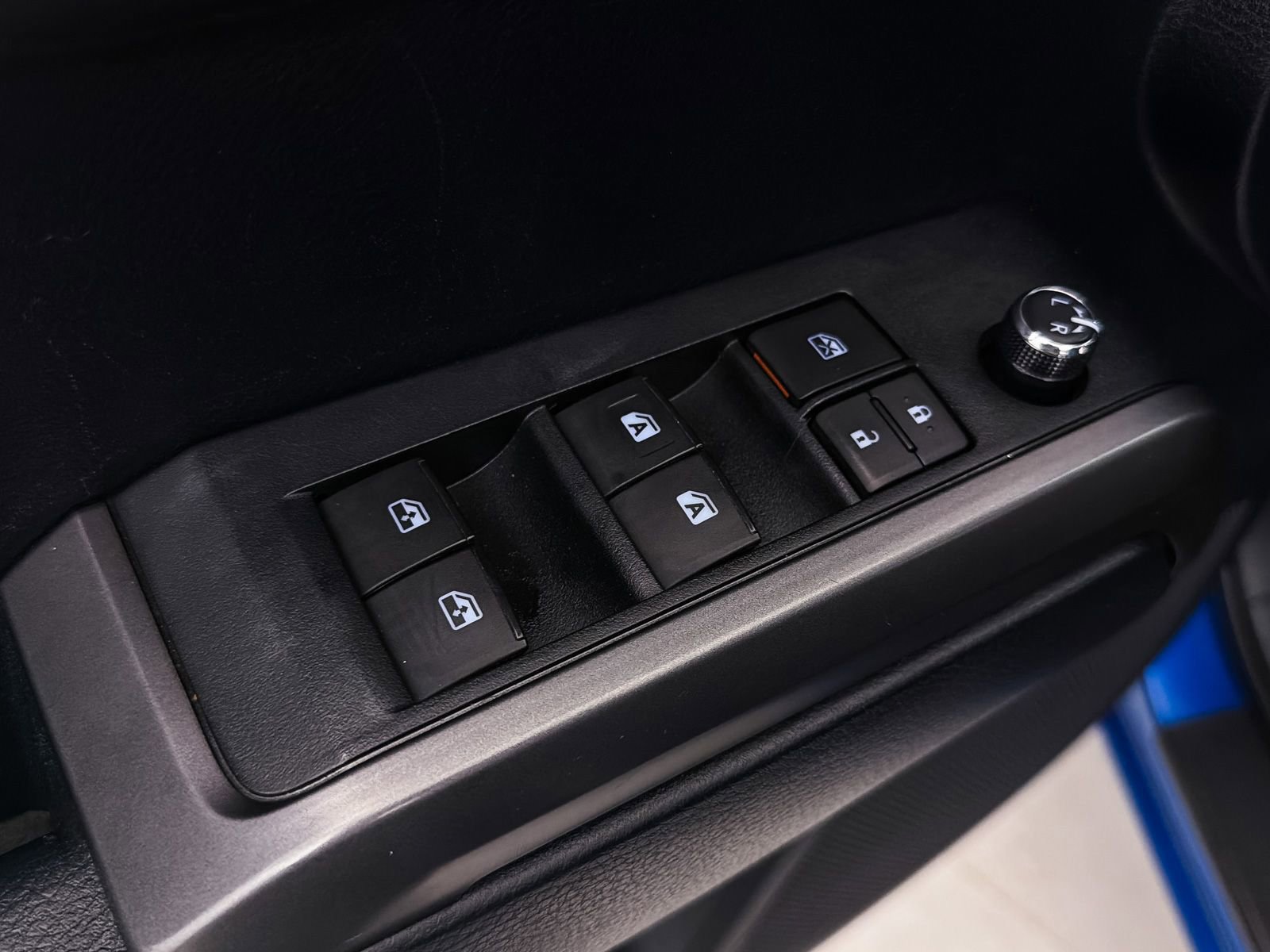 Used 2016 Toyota Tacoma TRD Sport image 16