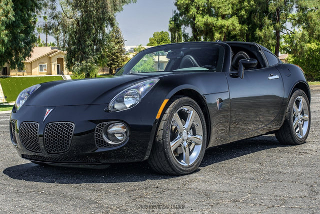 Used 2009 Pontiac Solstice GXP w/ Premium Package RWD image 14