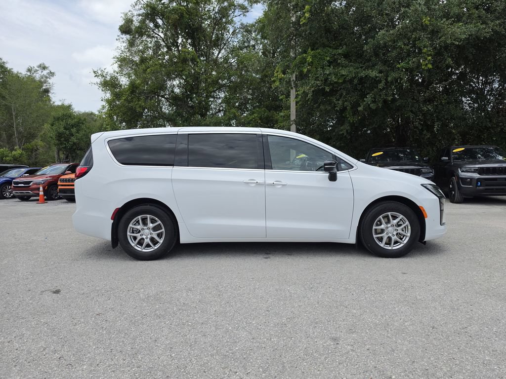 New 2027 Chrysler Pacifica Select w/ Family Tech Group FWD image 3