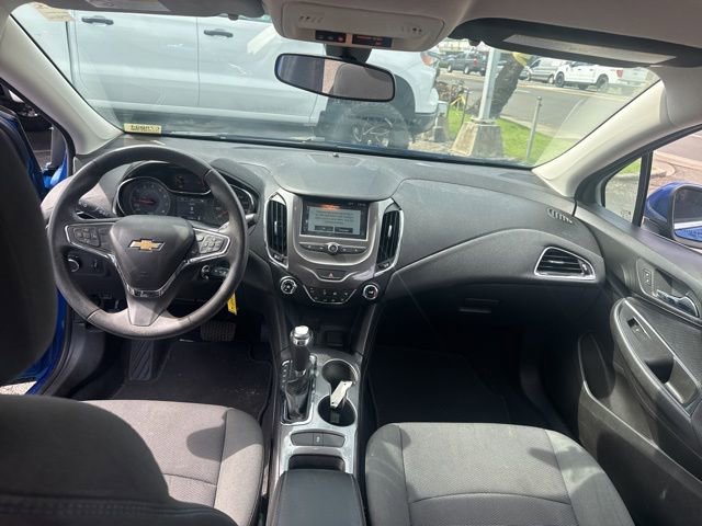Used 2017 Chevrolet Cruze LT FWD image 6
