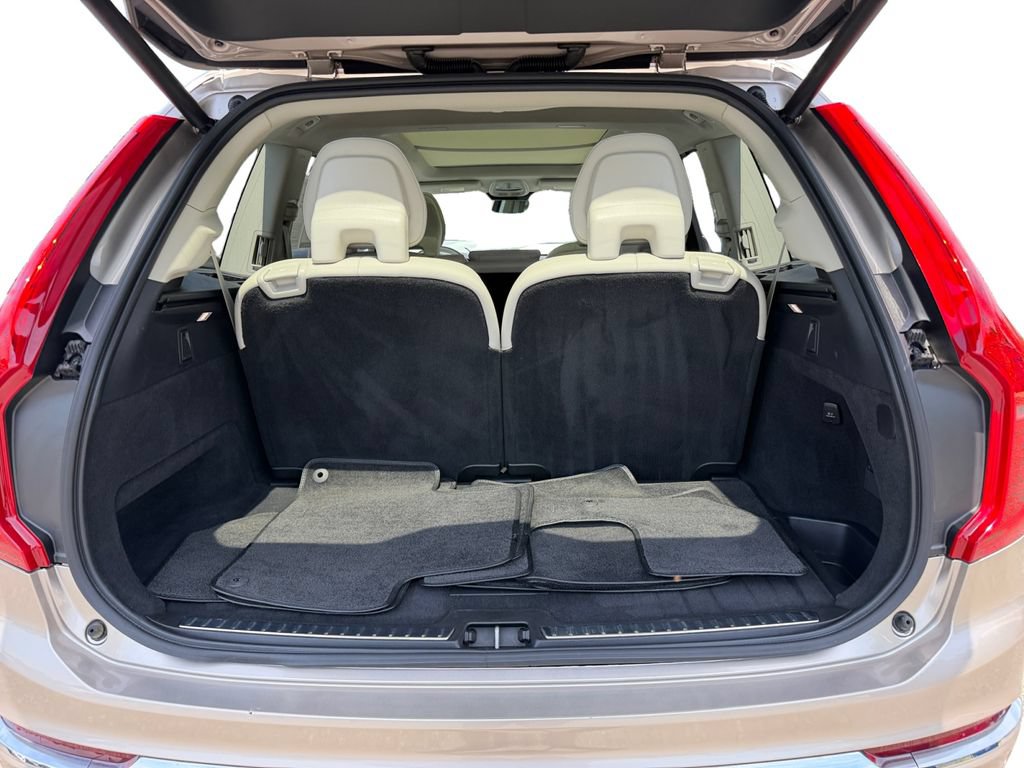Certified 2024 Volvo XC90 B6 Ultimate AWD/4WD image 11