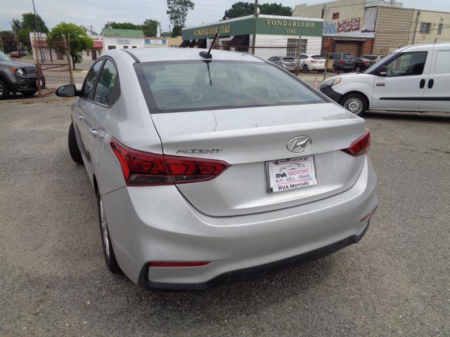 Used 2022 Hyundai Accent SEL FWD image 7