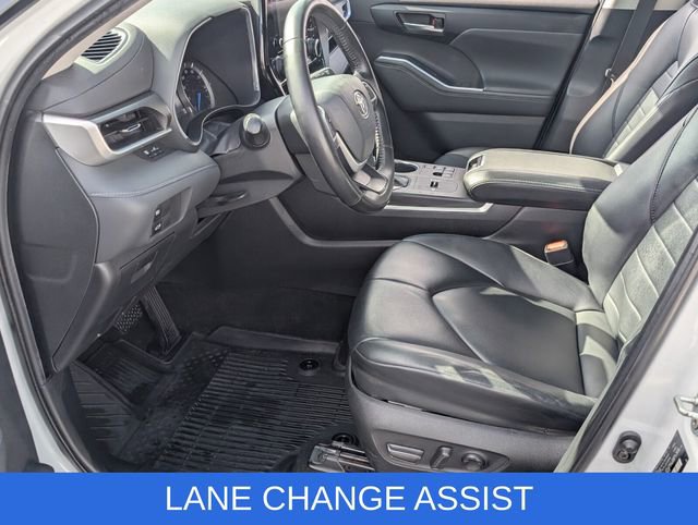 Used 2023 Toyota Highlander XLE image 5