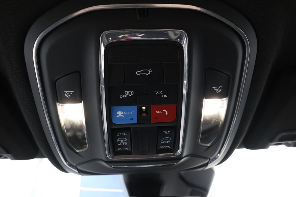 Used 2023 Jeep Grand Cherokee Altitude image 35