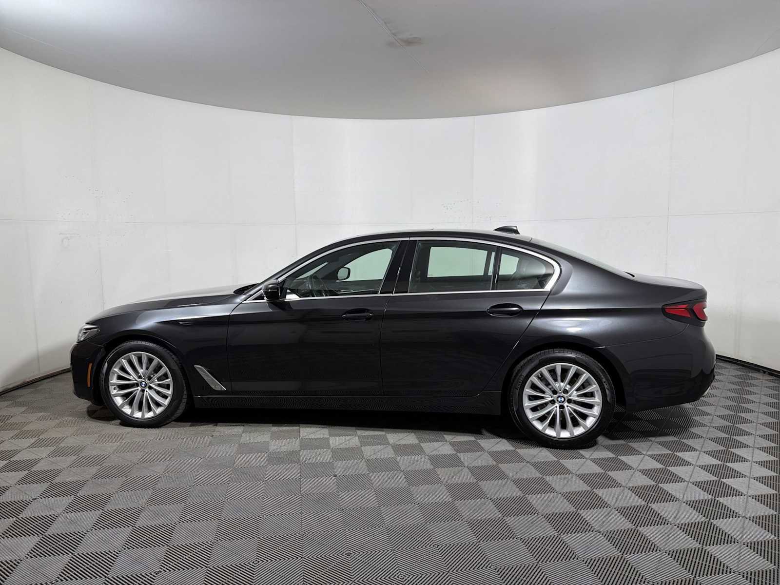 Certified 2023 BMW 530i xDrive w/ Convenience Package image 4