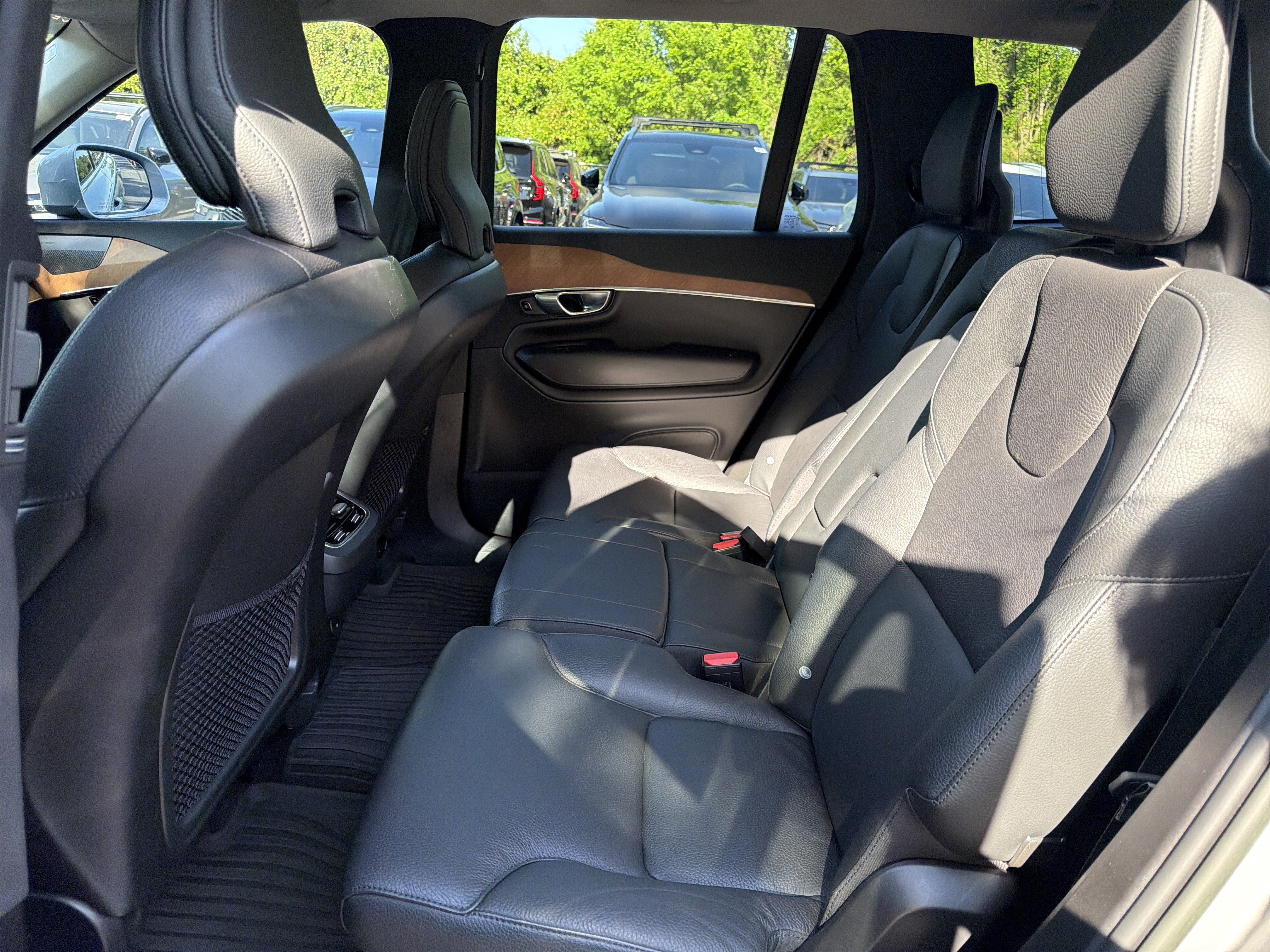 Certified 2023 Volvo XC90 B5 Plus w/ Protection Package Premier AWD/4WD image 32