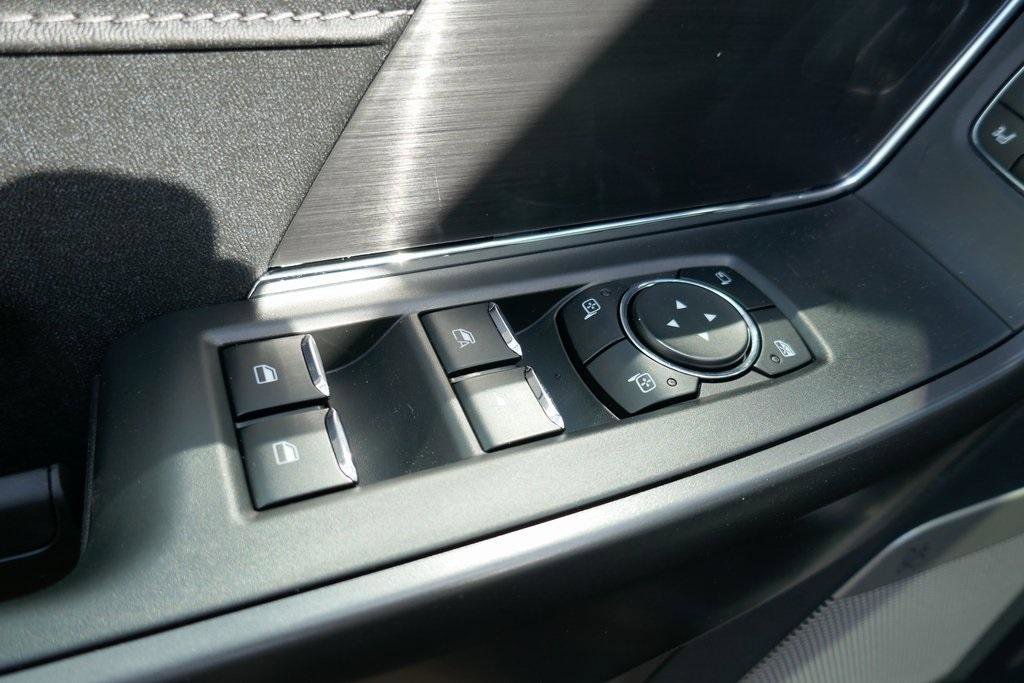 New 2025 Ford F150 Lariat w/ Equipment Group 501A Mid image 17